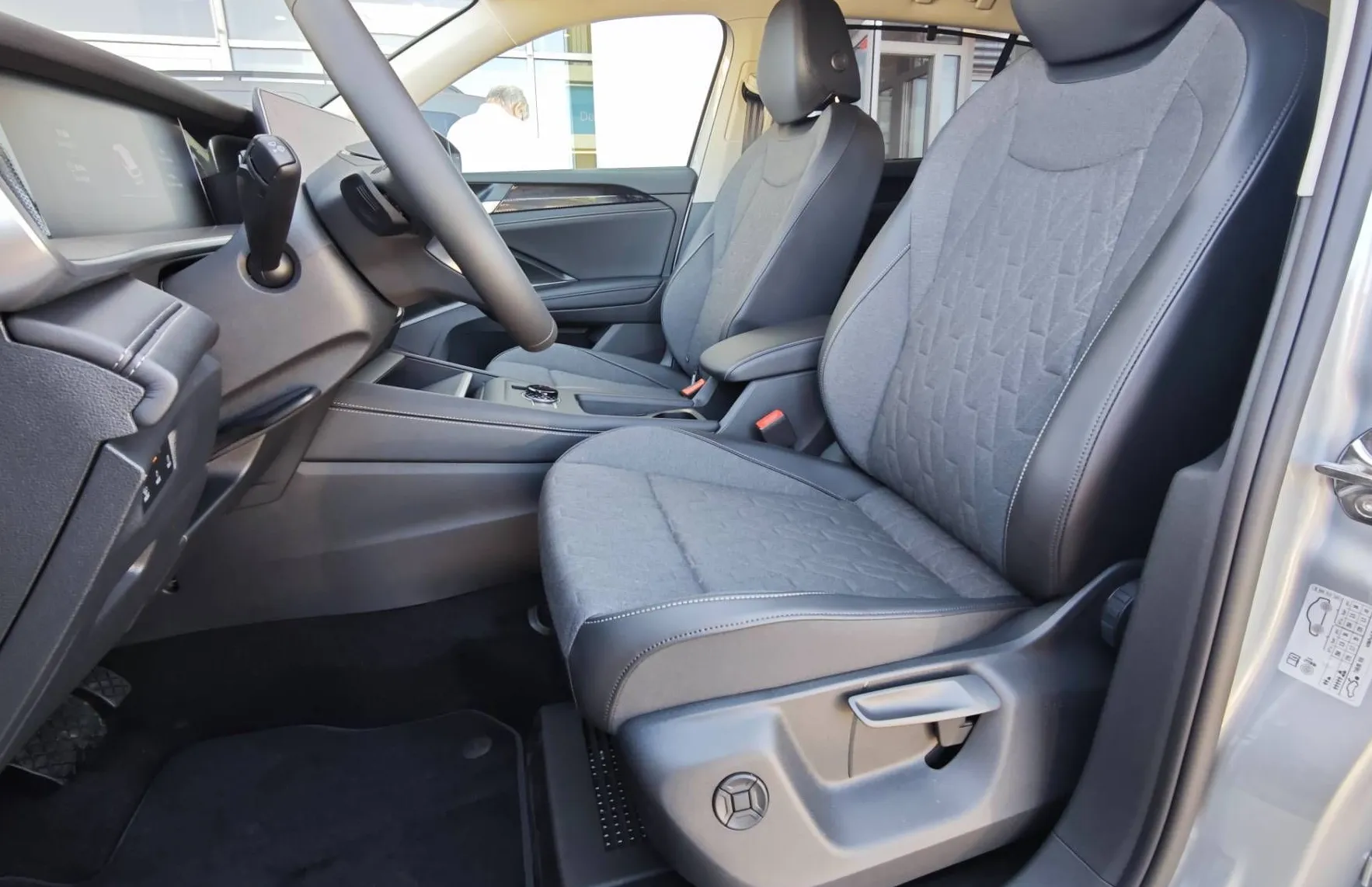 Zunanja slika - Volkswagen Tayron - 1.5 eTSI DSG 4ALL 110kW 7 sedežev |KOT NOV| - 8