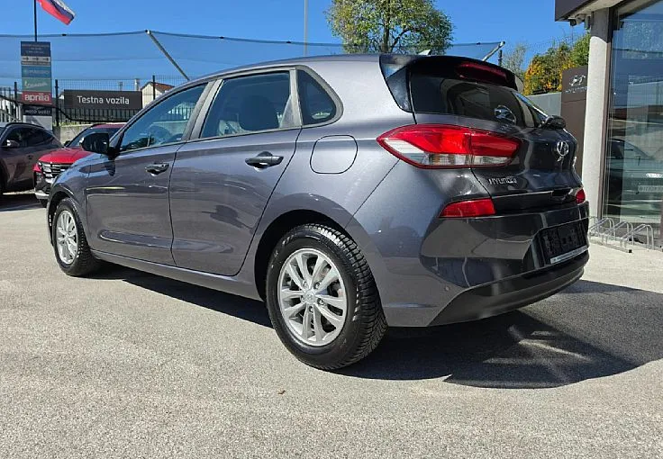 Zunanja slika - Hyundai i30 - 1.0 T-GDI - NAVIGACIJA - 4