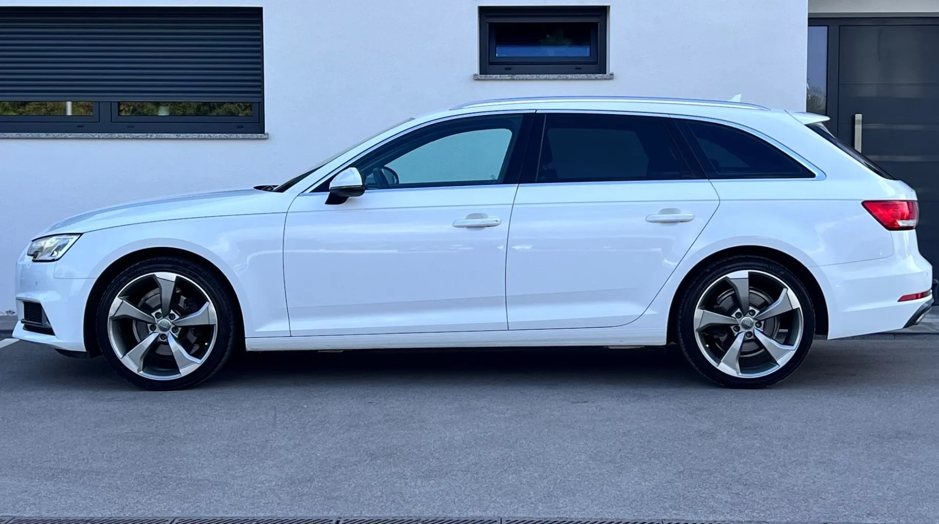 Zunanja slika - Audi A4 Avant - 40 TFSI+S tronic+NAVI+KLJUKA+PDC - 5