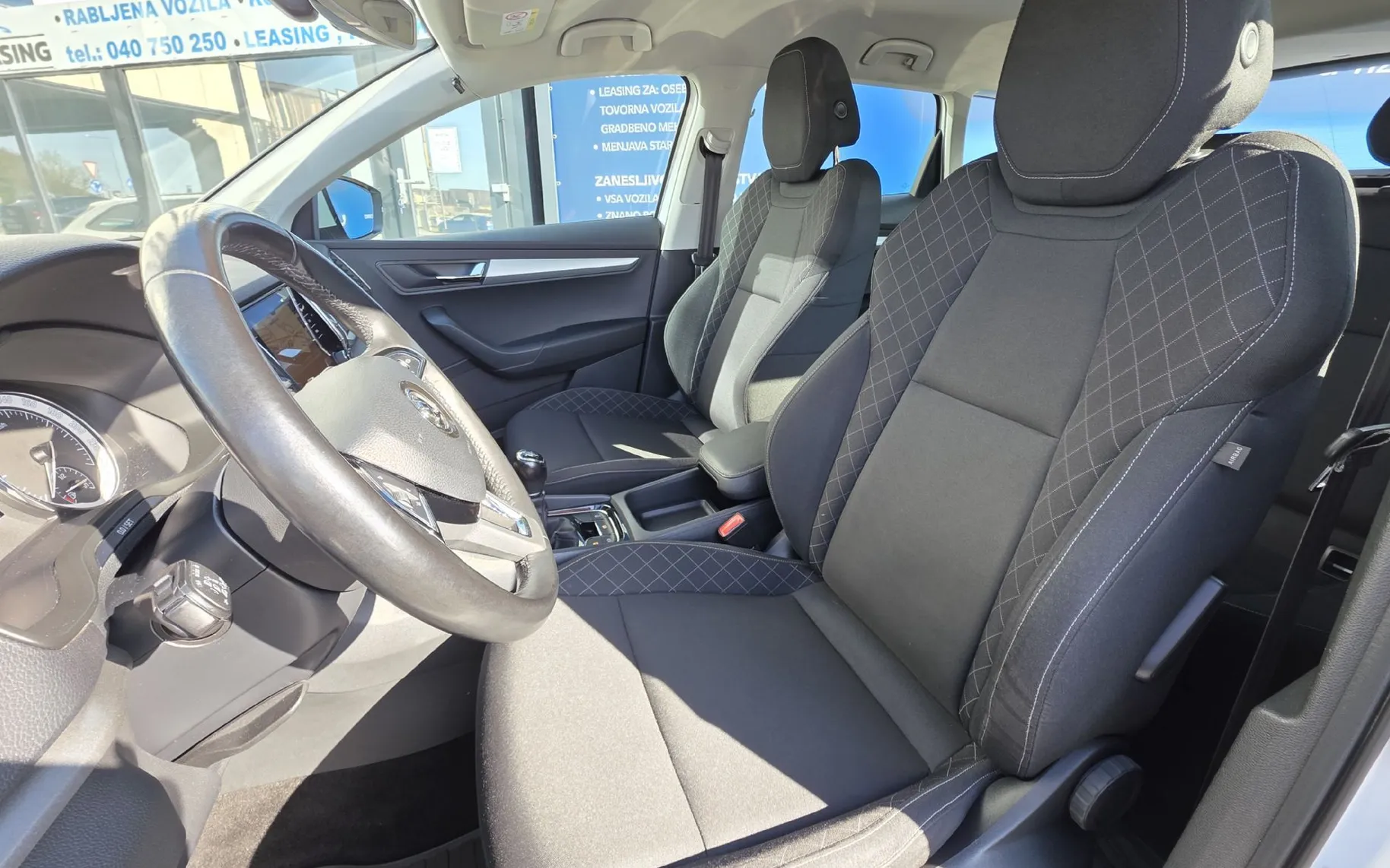 Zunanja slika - Škoda Karoq - 1.6 TDI Style.FULL LED.NAVI.HITRI KREDIT - 8