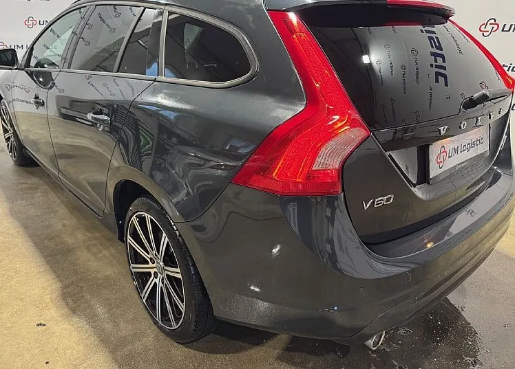 Zunanja slika - Volvo V60 - D3 Momentum-XENON-PDC-NAVI - 4
