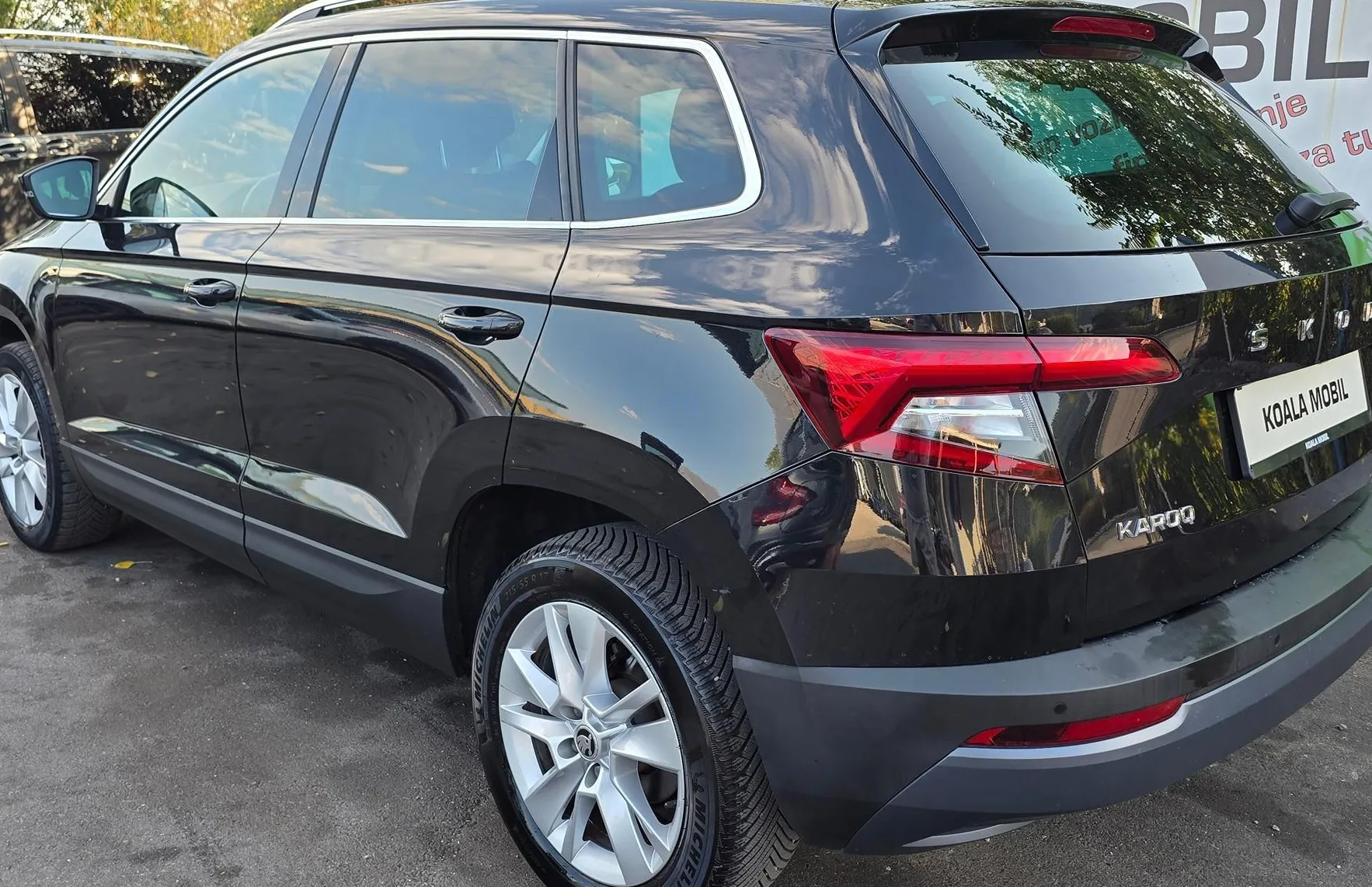 Zunanja slika - Škoda Karoq - 1.0 TSI STYLE LED-VIRTUAL-KAMERA-GRETJE SEDEŽEV - 6