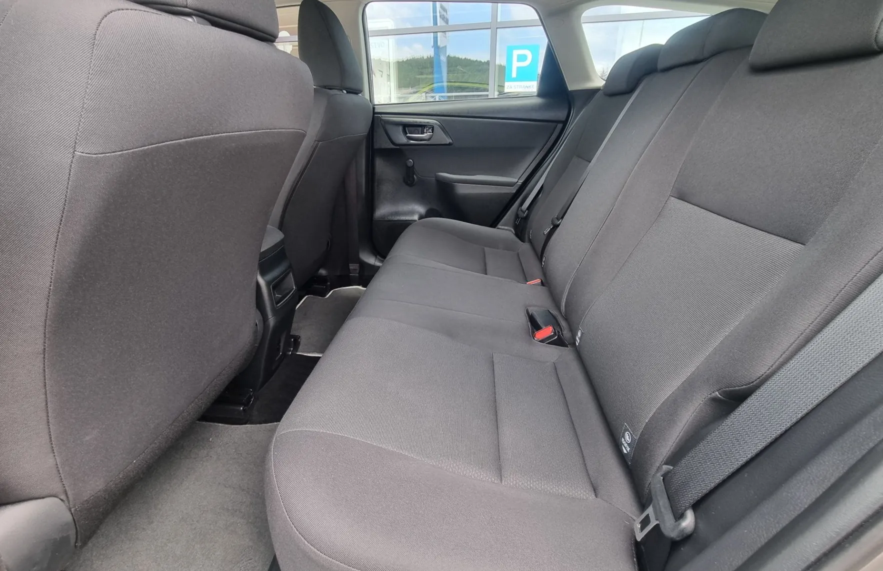Zunanja slika - Toyota Auris - TOURING 1.8 Hybrid Avtomatik - ZNANA ZGODOVINA - 10