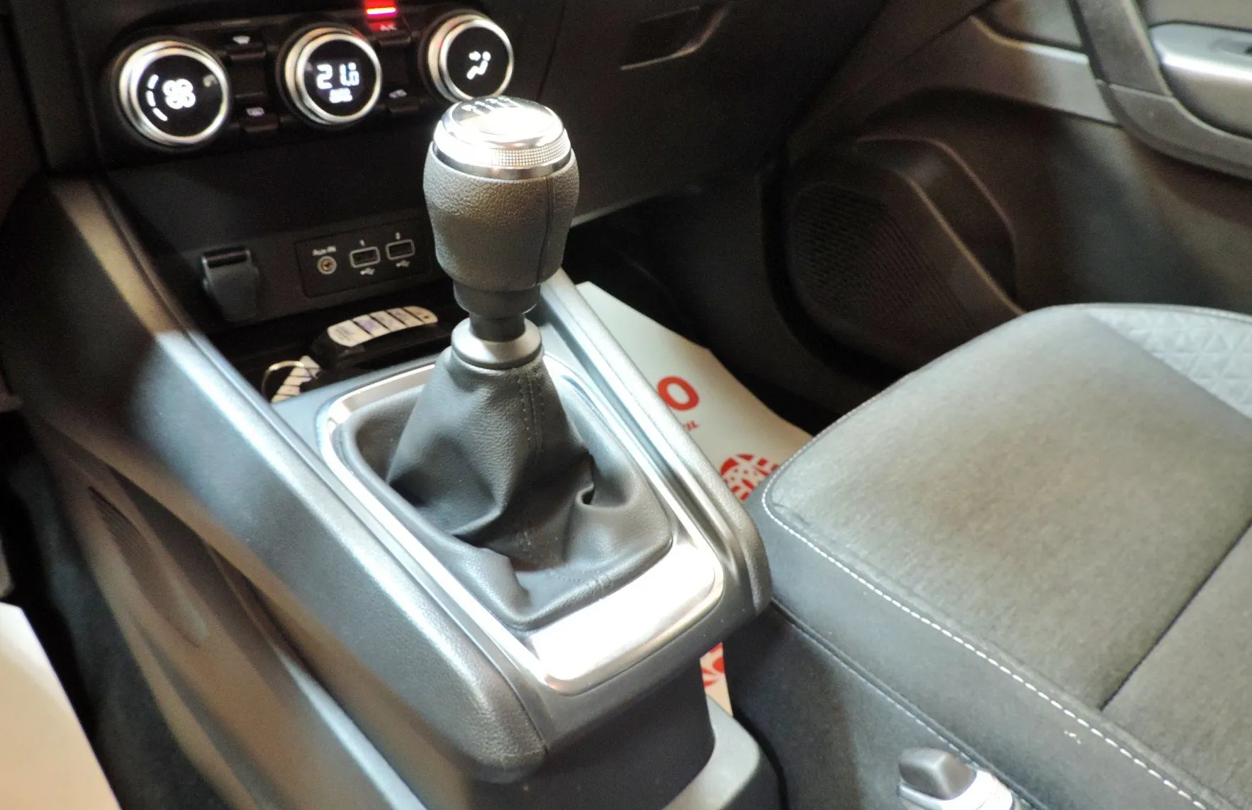 Zunanja slika - Renault Captur - TCe 90 NAVI-KAMERA - 17