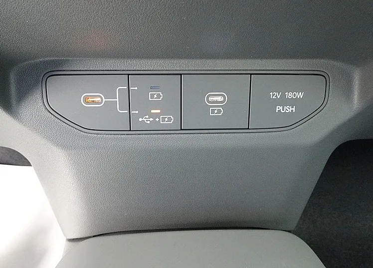 Zunanja slika - KIA EV3 - 58.3 kWh baterija. 150 kW  204 KM  Sky NA ZALOGI - 12