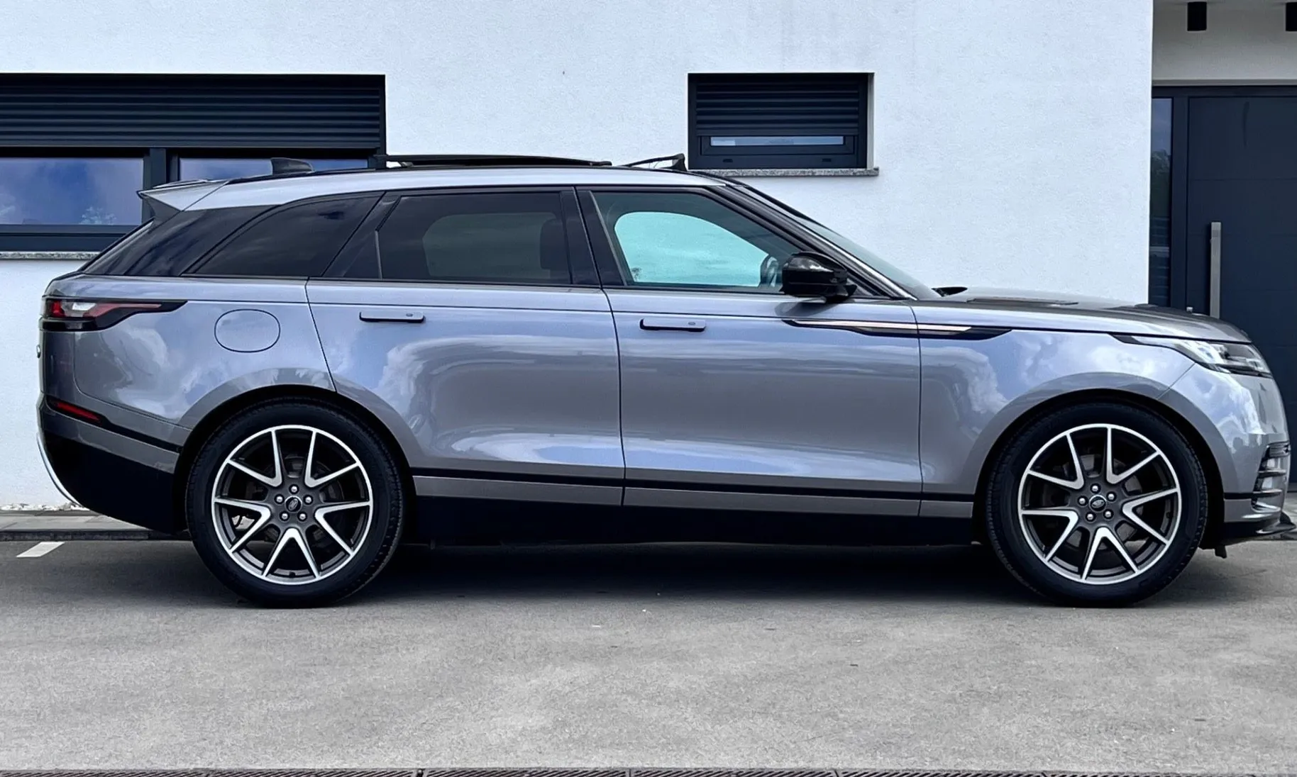 Zunanja slika - Land Rover Range Rover Velar - R-DYNAMIC+SLO+1.LAST+MATRIX+3D+ACC+AWD+HF-FI... - 5