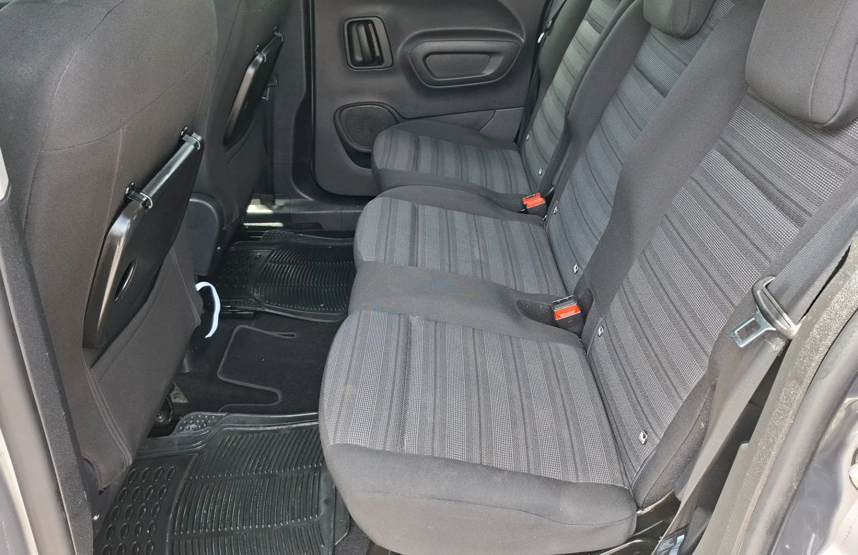 Zunanja slika - Opel Combo - LIFE 1.5 DTH Kamera 360 navigacija gr. volana - 9