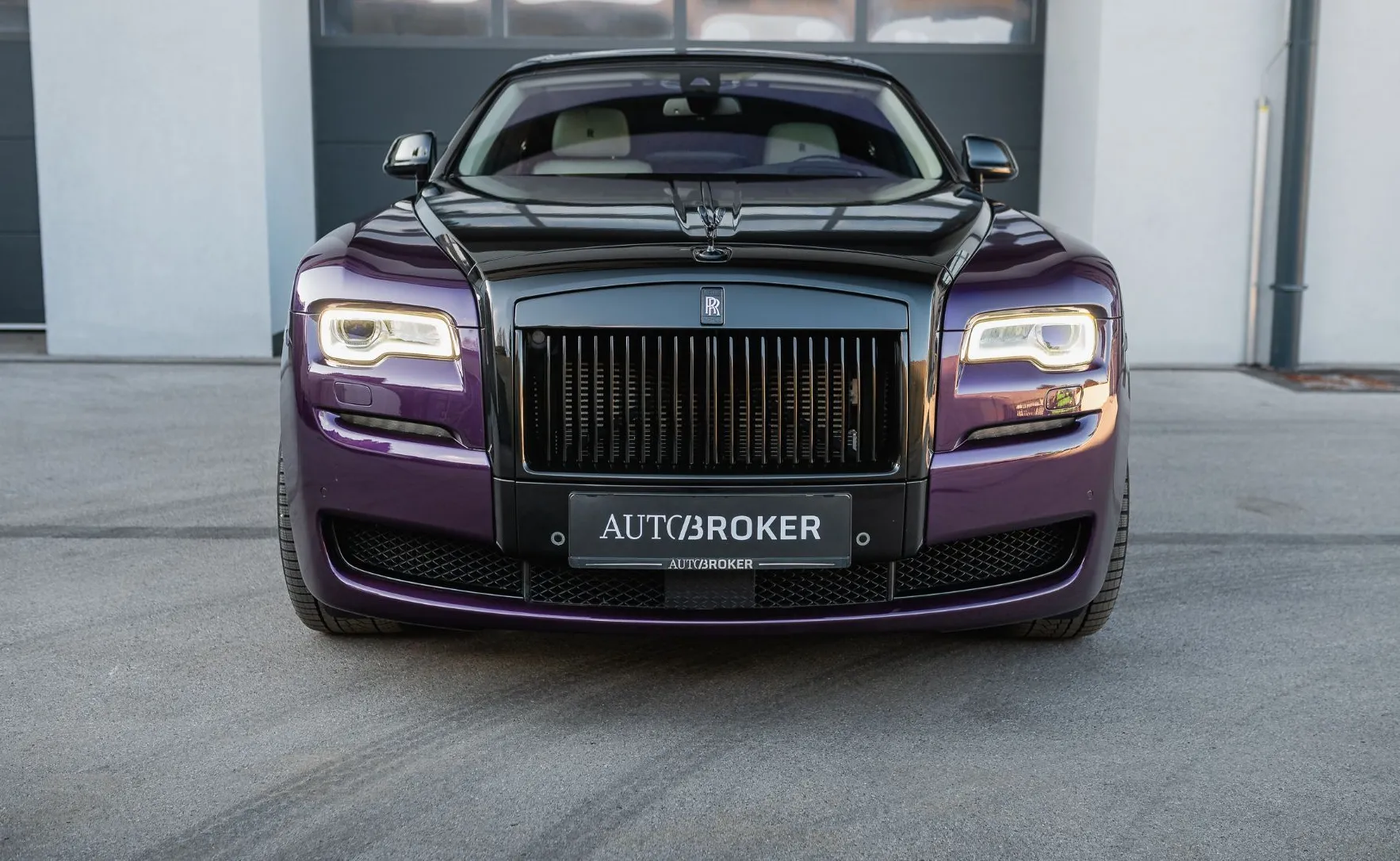 Zunanja slika - Rolls-Royce Ghost - VIJOLICE VIJOLICE VABLJENI NA OGLED - 2