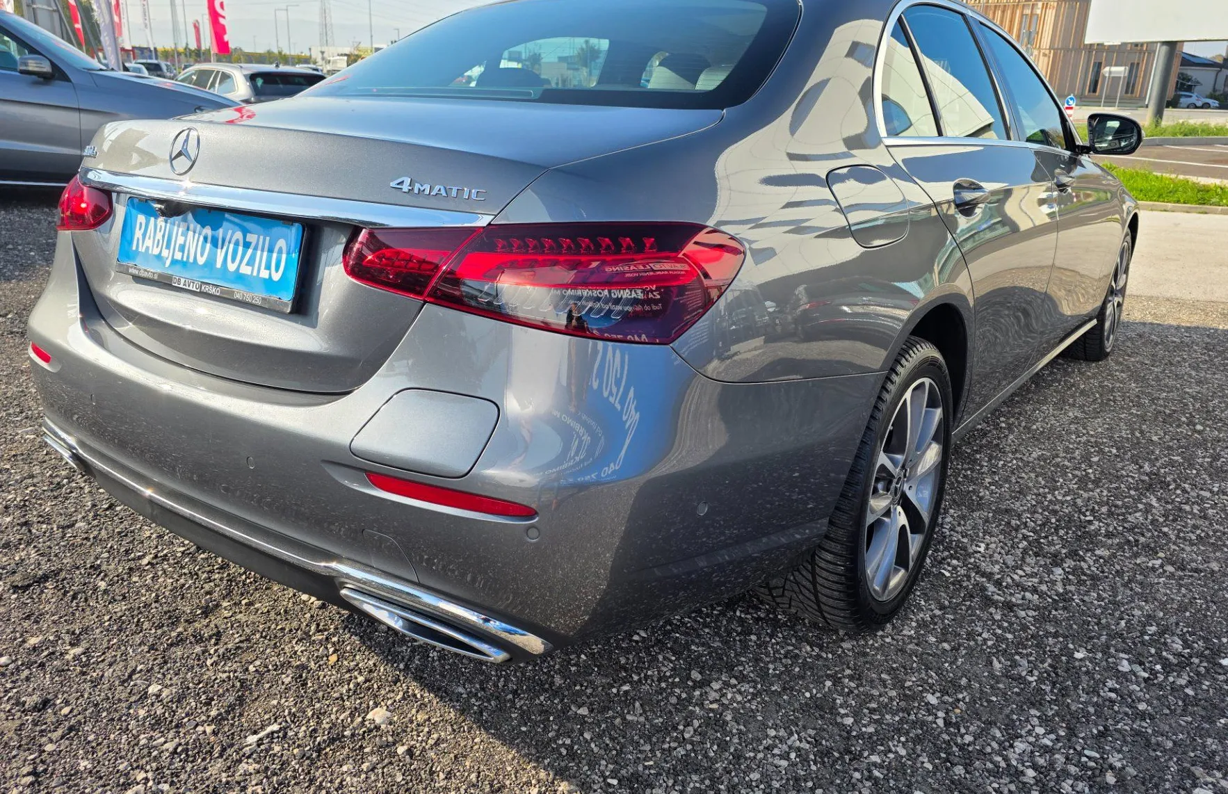 Zunanja slika - Mercedes-Benz E-Razred - E 300 e 4MATIC Avantgarde Avt.-priklopni hybrid - 3
