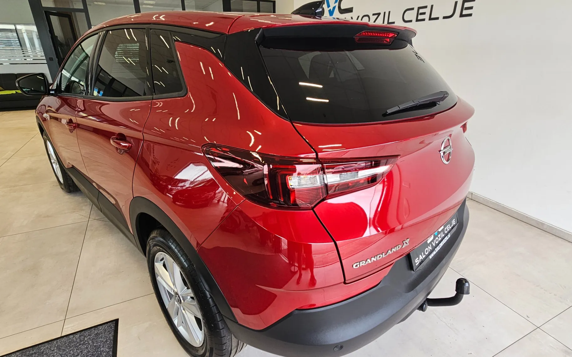 Zunanja slika - Opel Grandland X - 1.2-JAMSTVO-OPRAVLJEN VELIK SERVIS-OBROK ŽE 143€ - 7