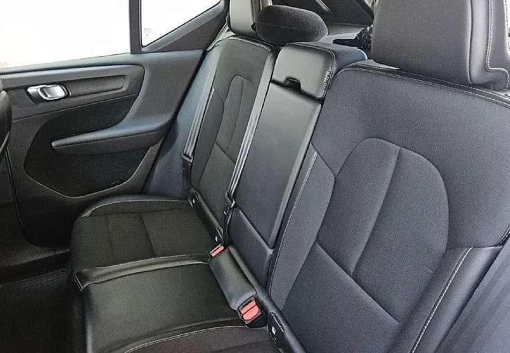 Zunanja slika - Volvo XC40 - 2.0 TD °AUTOMATIC° °FULL-LED° °18-COL° °KAMERA° - 11