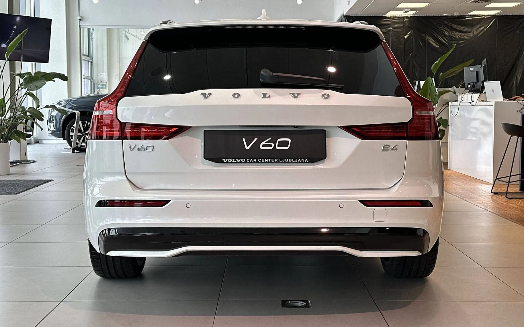 Zunanja slika - Volvo V60 - B4 D Plus Dark Mild hybrid - 5