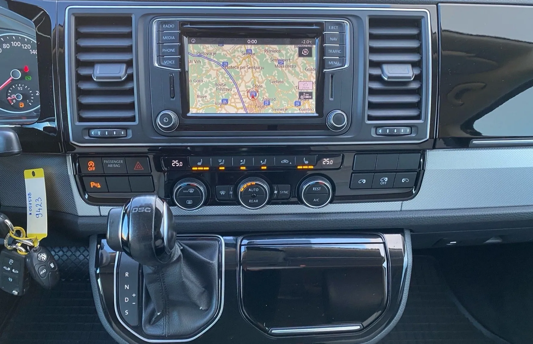 Zunanja slika - VW Multivan - 2.0 TDI DSG Highline-Webasto-LED-Memory-Kljuka... - 8