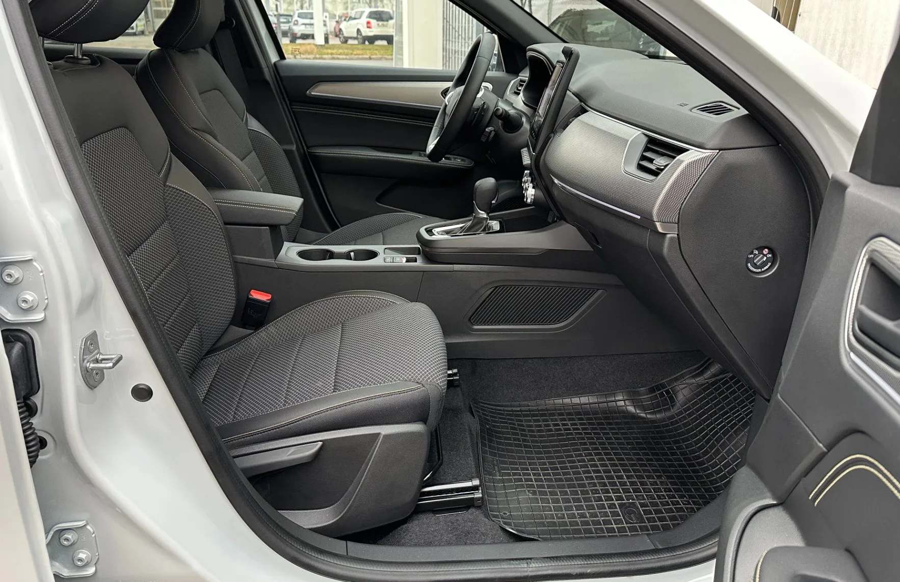 Zunanja slika - Renault Mégane Conquest - Megane Conquest Techno MHEV 140TCe Auto F1+dvobarvna izvedenka - 8
