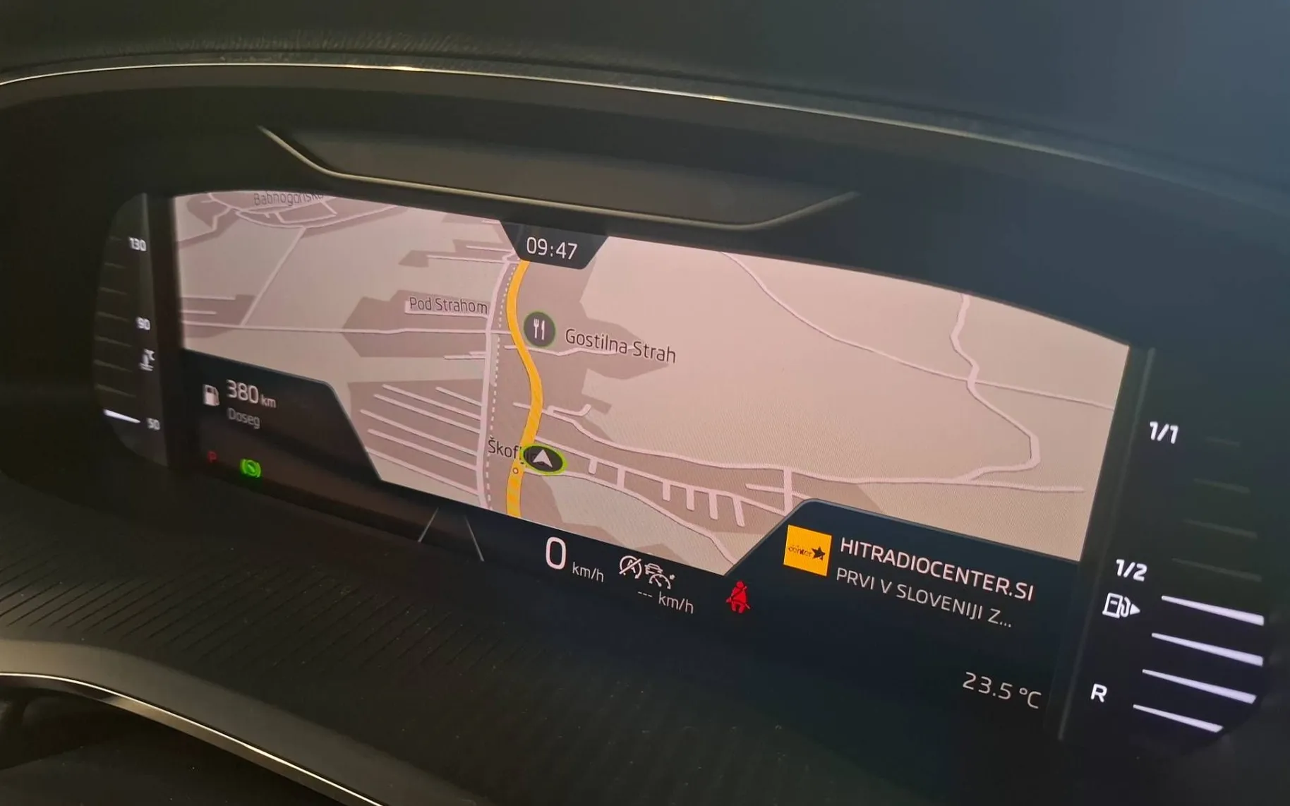 Zunanja slika - Škoda Octavia - Combi 2.0 TDI DSG-VIRTUAL-FULL LED-VELIKA NAVI-A - 4