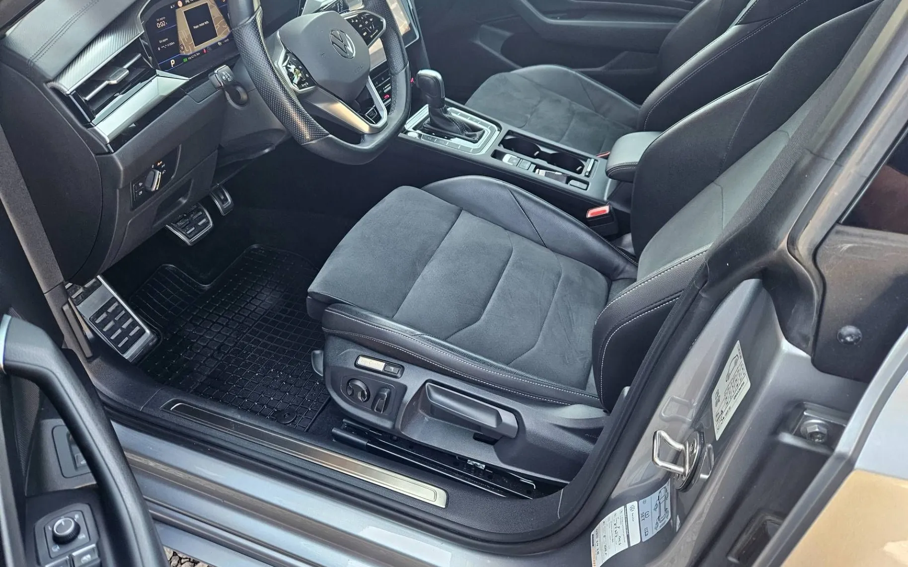 Notranja slika - Volkswagen Arteon Shooting Brake - Arteon SB 2.0 TDI BMT R-Line DSG 1.LASTNIK SLO  .. - 8