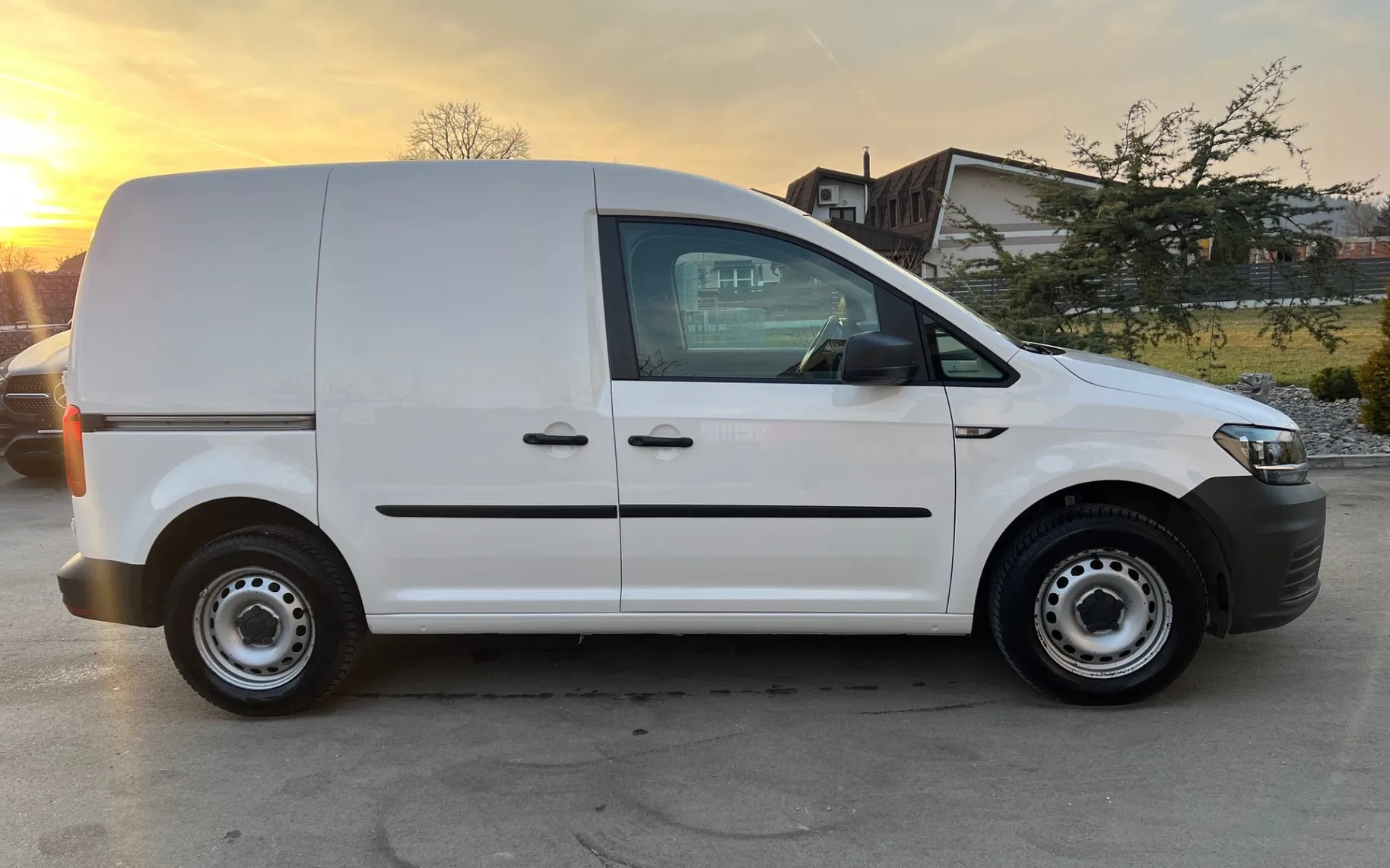 Zunanja slika - Volkswagen Caddy - 2,0 TDI Comfortline - 6