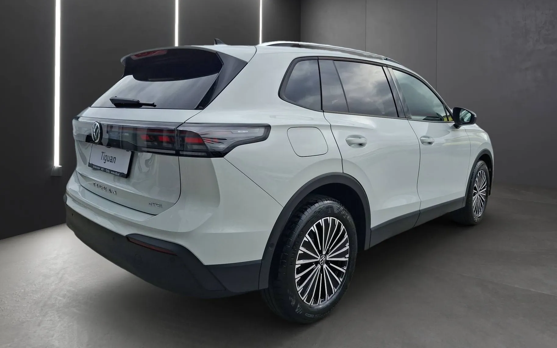 Zunanja slika - Volkswagen Tiguan - 1.5 eTSI BMT 4All DSG - 4
