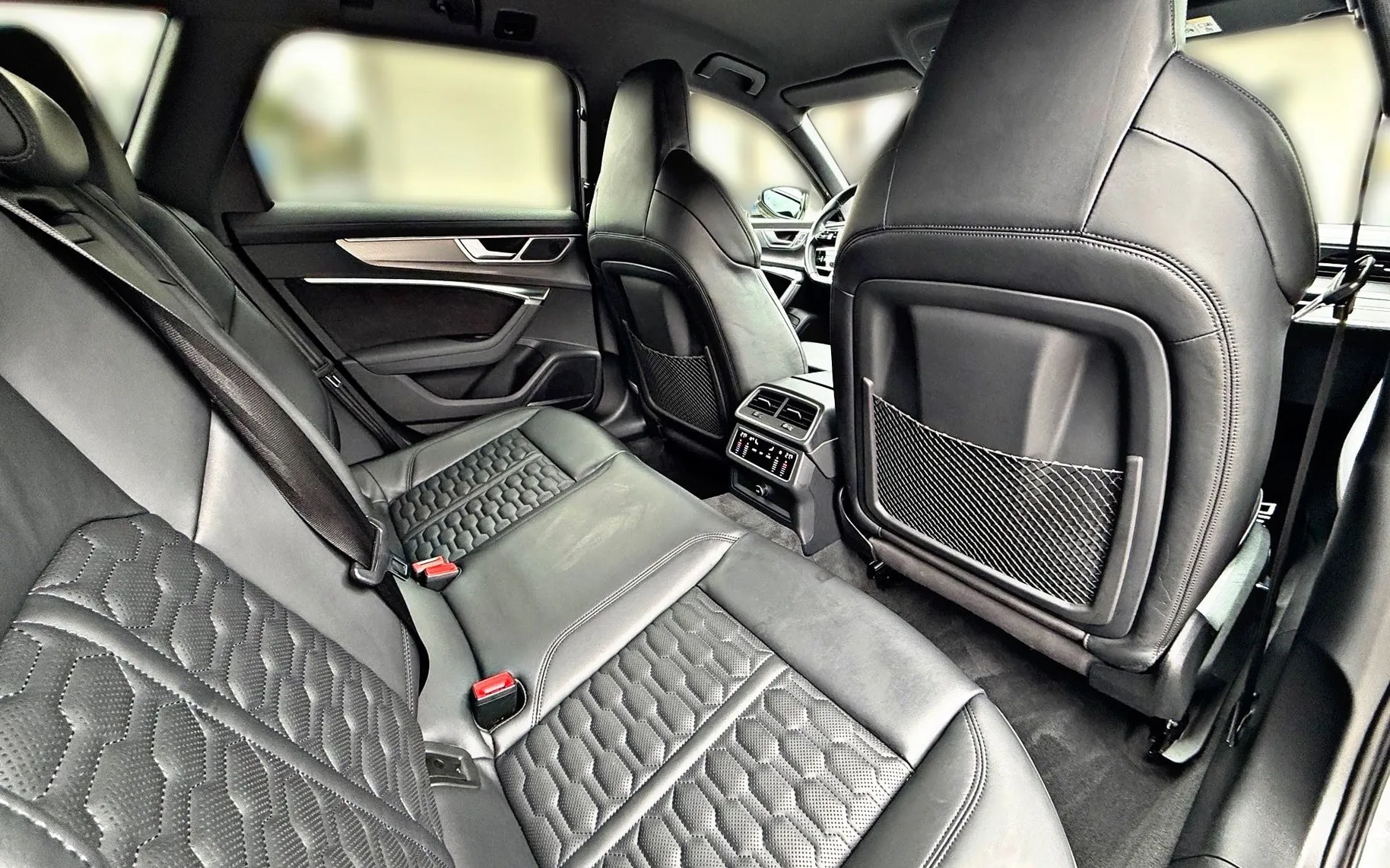 Notranja slika - Audi RS6 Avant - RS6 TFSI Q-ACC-NARDO-LASER-HEAD UP-360KAM-BANG-2 - 11