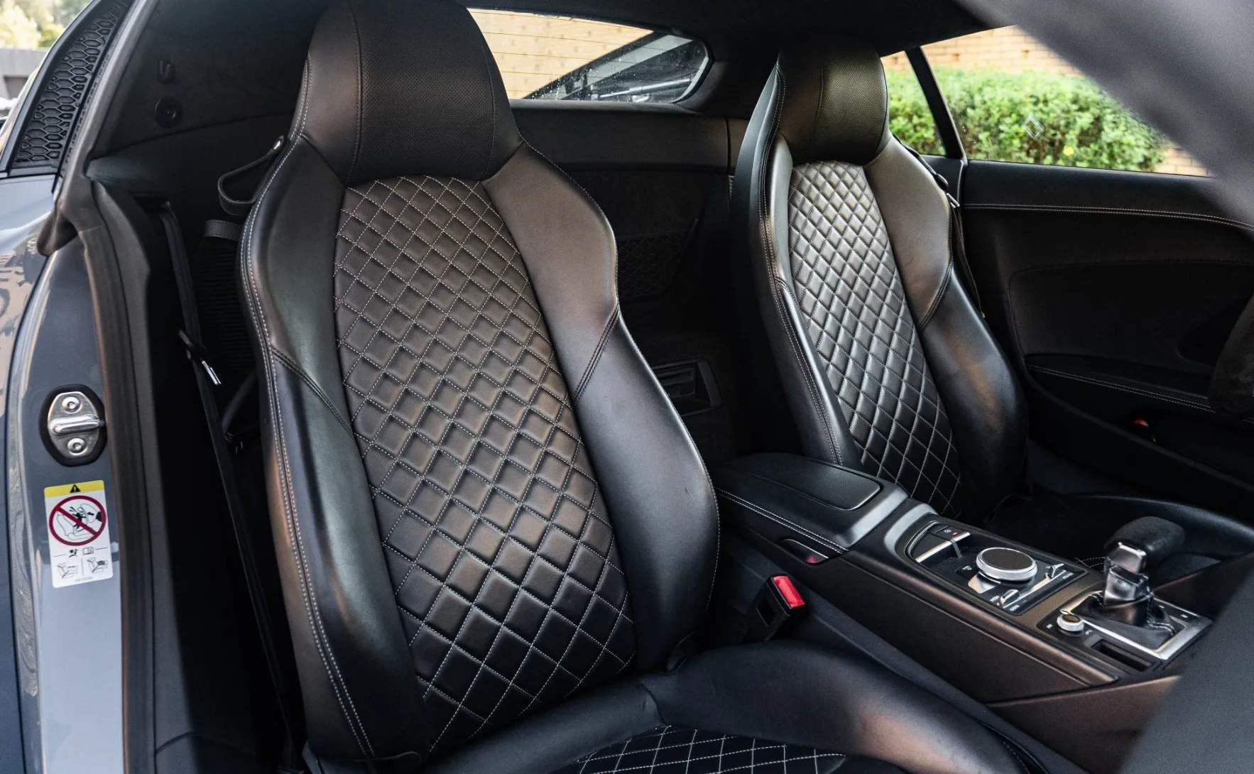Zunanja slika - Audi R8 - Quattro - Keyless - Ogrevani sedeži - LED - 20col - 17
