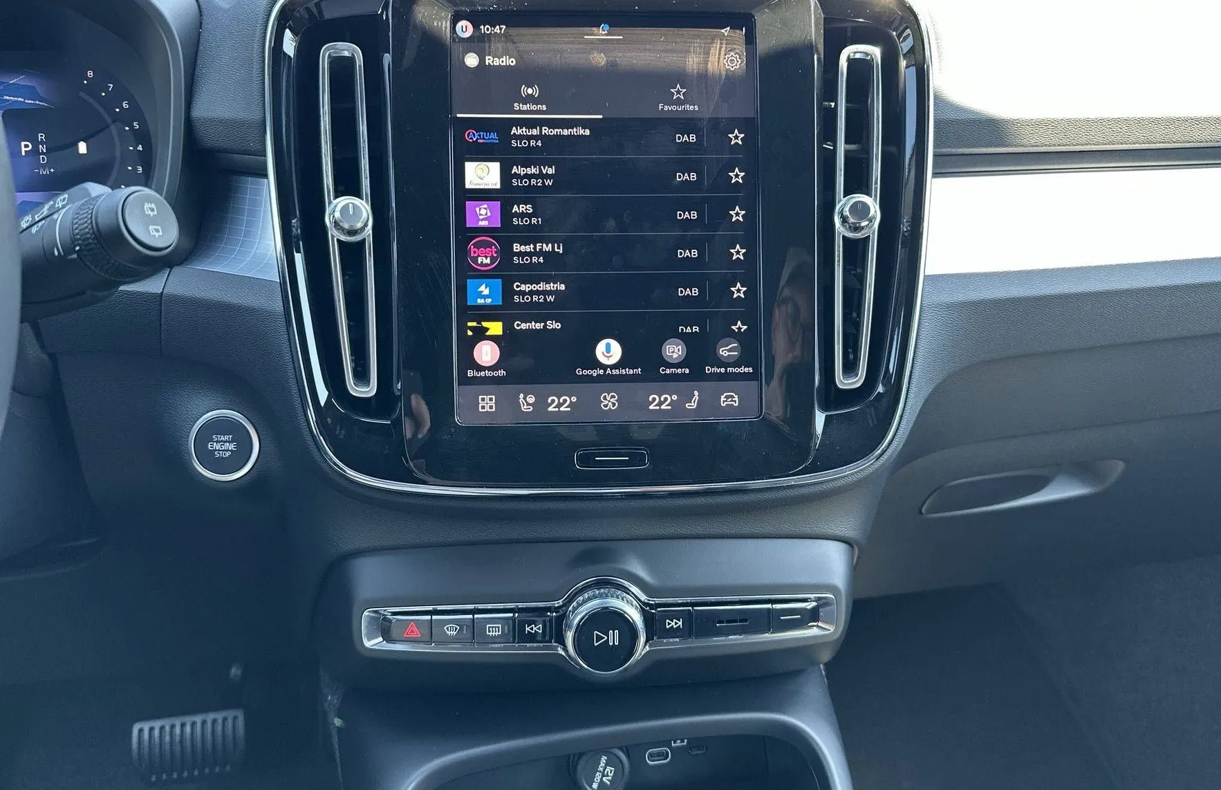 Zunanja slika - Volvo XC40 - B3P Core Avt. - 16