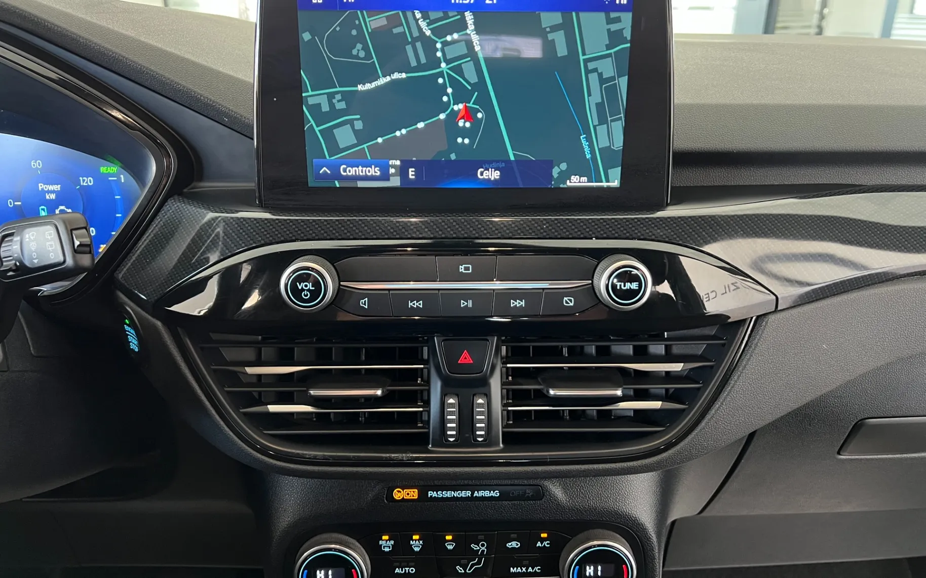 Zunanja slika - Ford Kuga - ST-LINE 2.5 Duratec Hybrid 140kW FHEV - 14