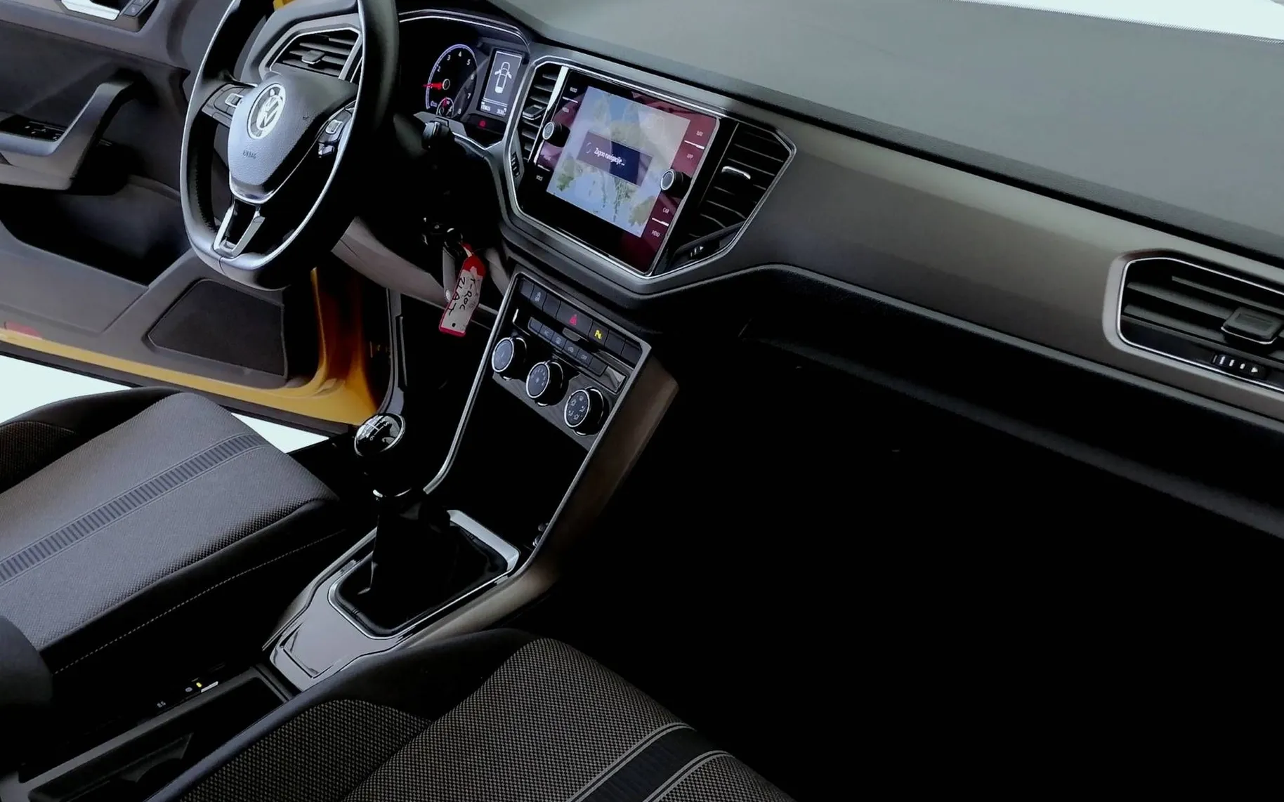 Notranja slika - Volkswagen T-Roc - TSIStyle  LED NAVI ALU ACC RADAR KLJUKA KOT-NOV .. - 7