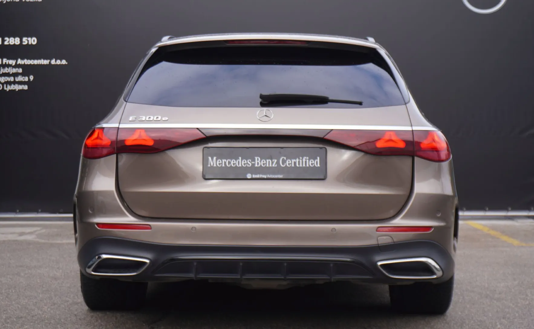 Zunanja slika - Mercedes-Benz E-Razred - E 300 e T AMG LINE - 5