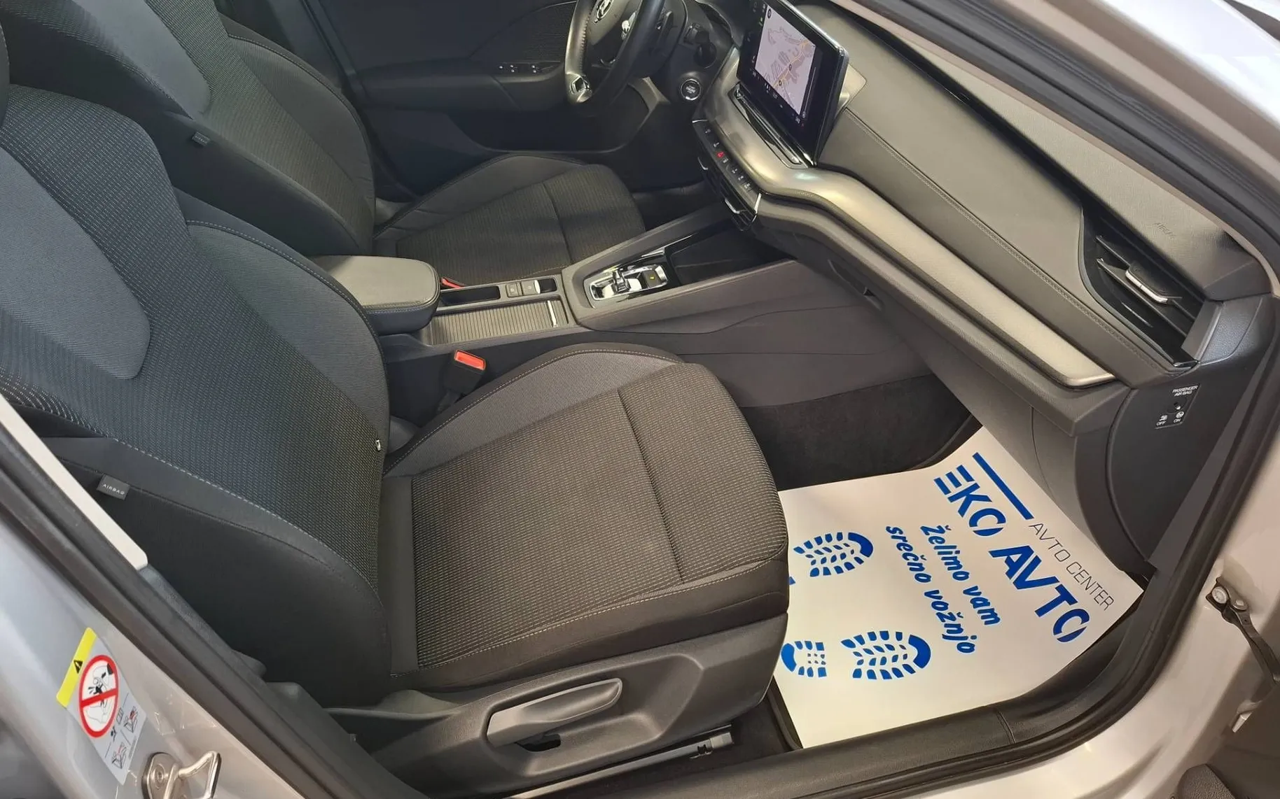 Notranja slika - Škoda Octavia - Combi 2.0 TDI DSG-ACC-NAVI-VIRTUAL-PDC-FULL LED- - 11