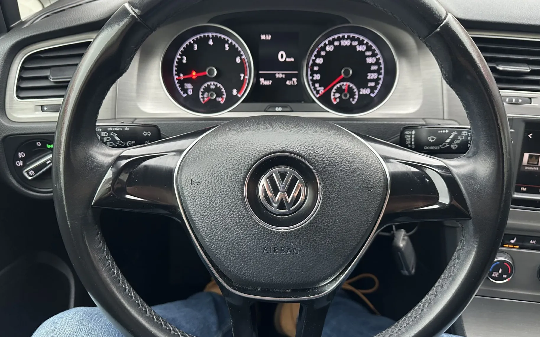 Zunanja slika - VW Golf - 1.2 TSI Comfortline 81 KW.BENCIN.SAMO 75.000 KM - 5