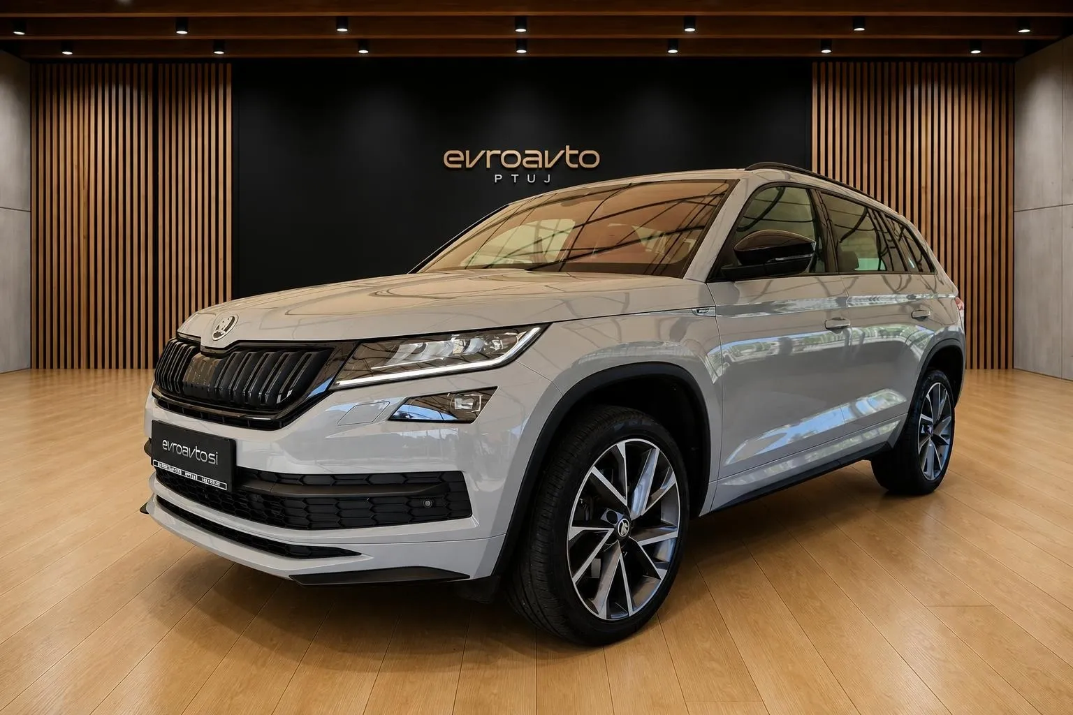 Zunanja slika - Škoda Kodiaq - 4x4 2.0 TDI Sportline DSG•Canton•Matrix•Radar - 2