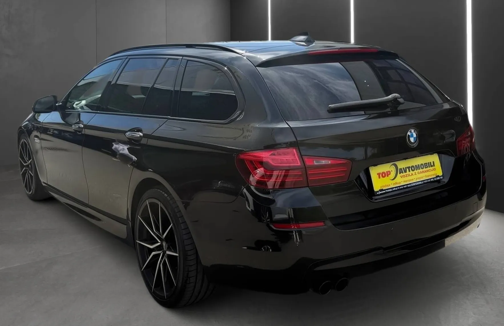 Zunanja slika - BMW Serija 5 - Touring: 525d M PAKET BI-XENON RADAR NAVI PDC KAMERA TOP - 4