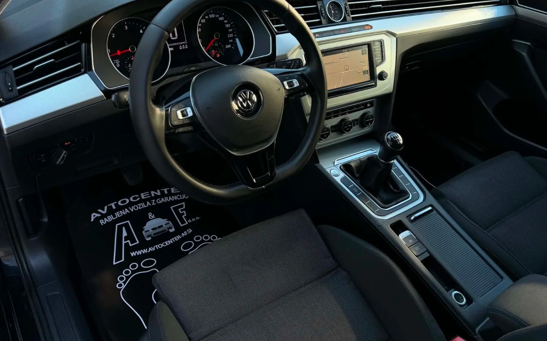 Notranja slika - Volkswagen Passat Variant - 2.0 TDI-H LINE-LIZING ZA TUJCE-ACC-NAVI-4X KLIMA-. - 8