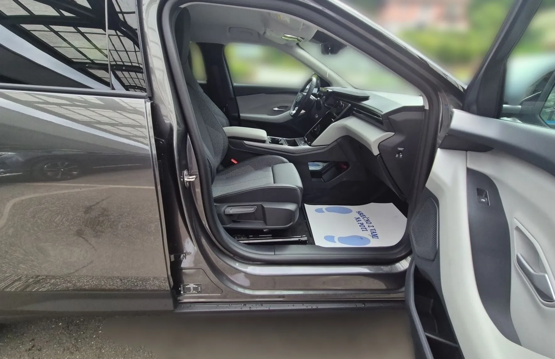 Zunanja slika - Ford Explorer - EV STYLE 170PS 52KWH RWD-NA ZALOGI-DOBAVA TAKOJ - 15