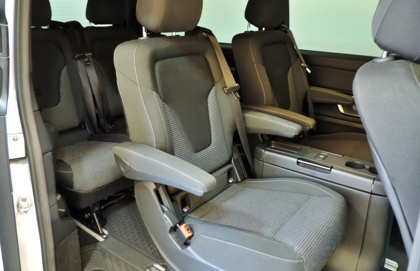 Zunanja slika - Mercedes-Benz V-Razred - V 300 d Style dolgi Avt. LED-ACC-7.SEDEŽEV-KAMERA - 12