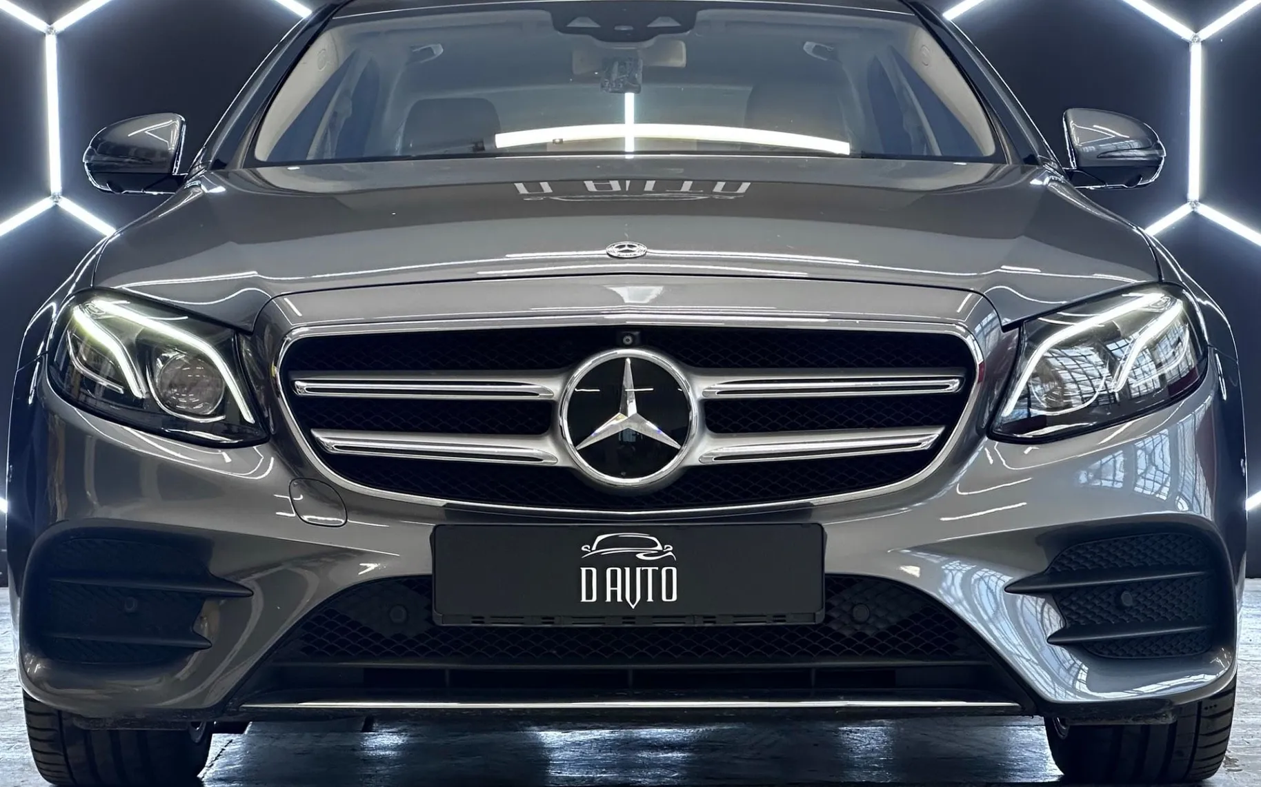 Zunanja slika - Mercedes-Benz E-Razred - E 220 d 4MATIC AMG+MULTIBEAM+VIRTUAL+360KAMERA+1 - 2