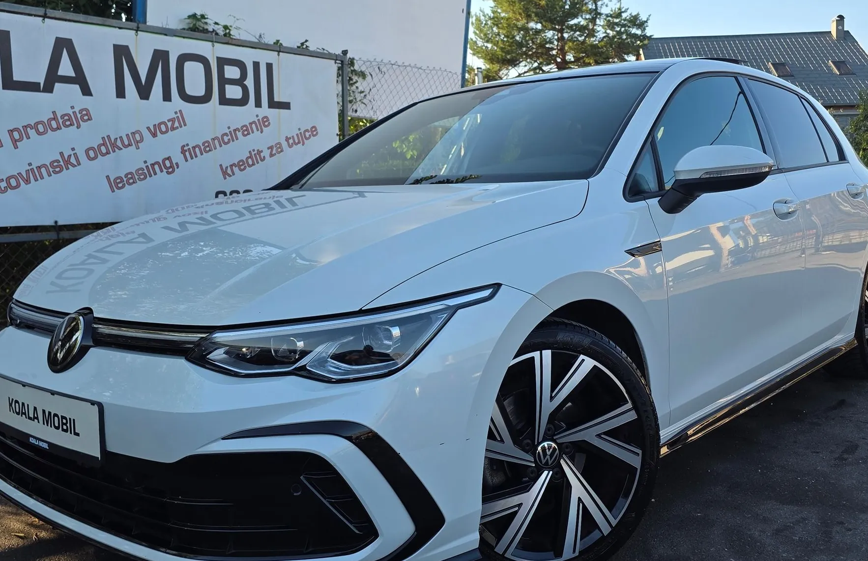 Zunanja slika - Volkswagen Golf - 1.5 TSI R-LINE LED-PANORAMA-ALU19-VIRTUAL-RADAR - 1