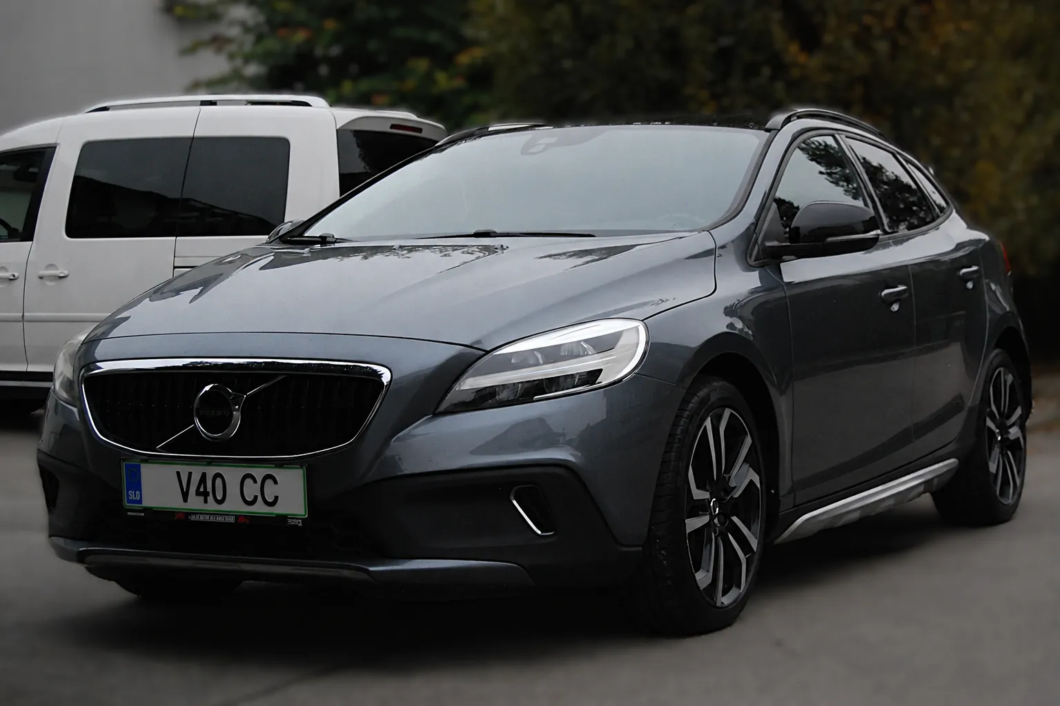 Zunanja slika - Volvo V40 - Cross Country D3 Geartronic Momentum  - Översta Edition - 4