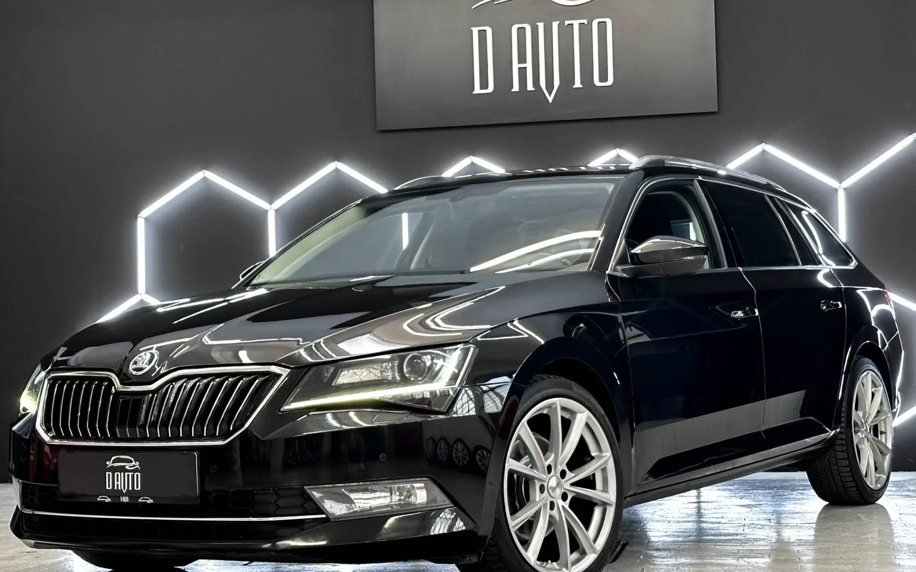 Zunanja slika - Škoda Superb - 2.0 TDI 110 kW VIRTUAL-DSG-KLJUKA-MEMORY-NOVE GU.. - 1