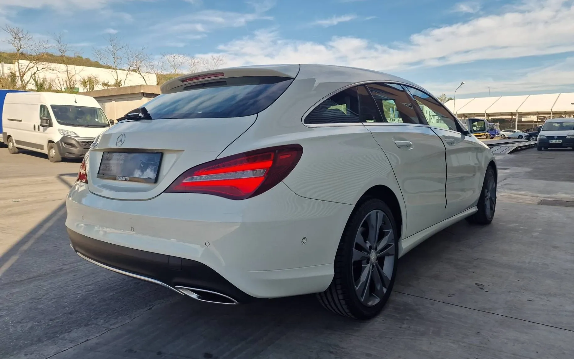 Zunanja slika - Mercedes-Benz CLA Shooting Brake - 200 d AMG AUT.-F1 LED-XENON 2-LASTNIK KUP. V SLO.. - 3