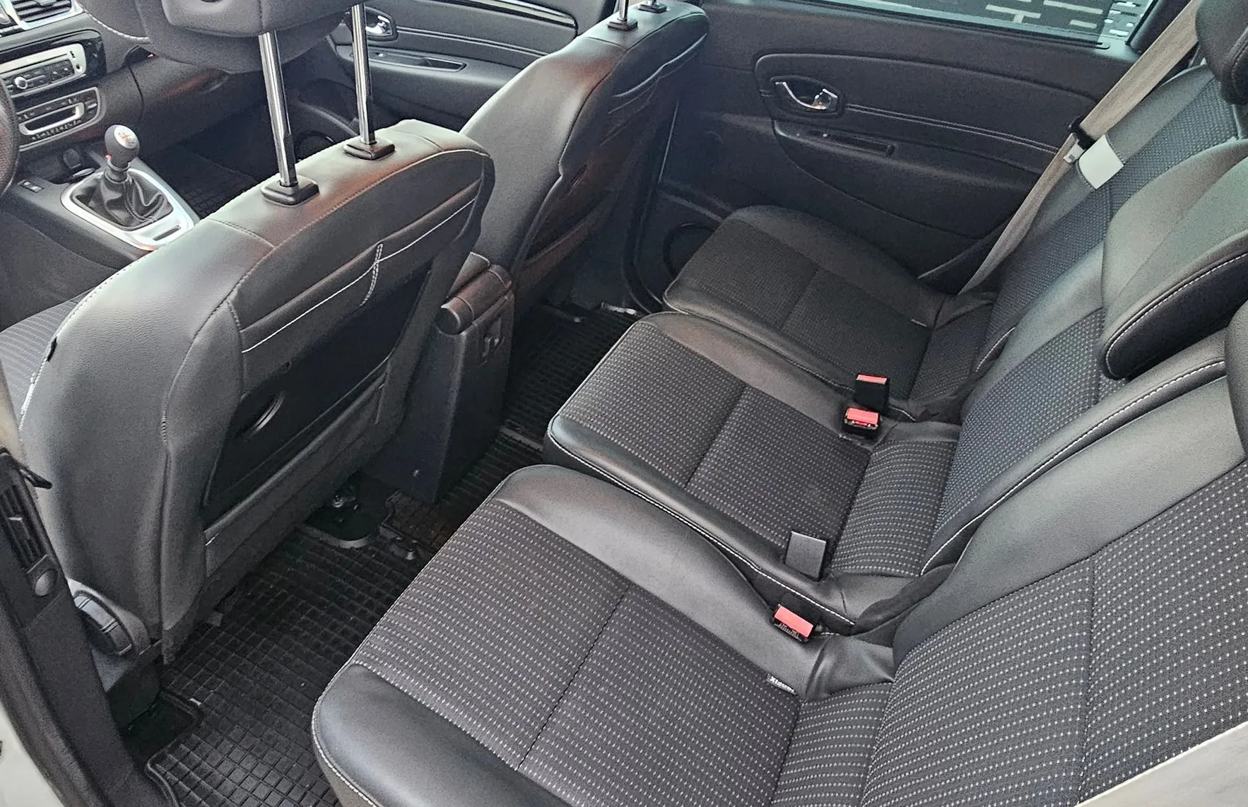 Zunanja slika - Renault Scénic - Scenic 1.2 16v-BOSSE-Le 159.000km-Odličen- Tempo.- - 2