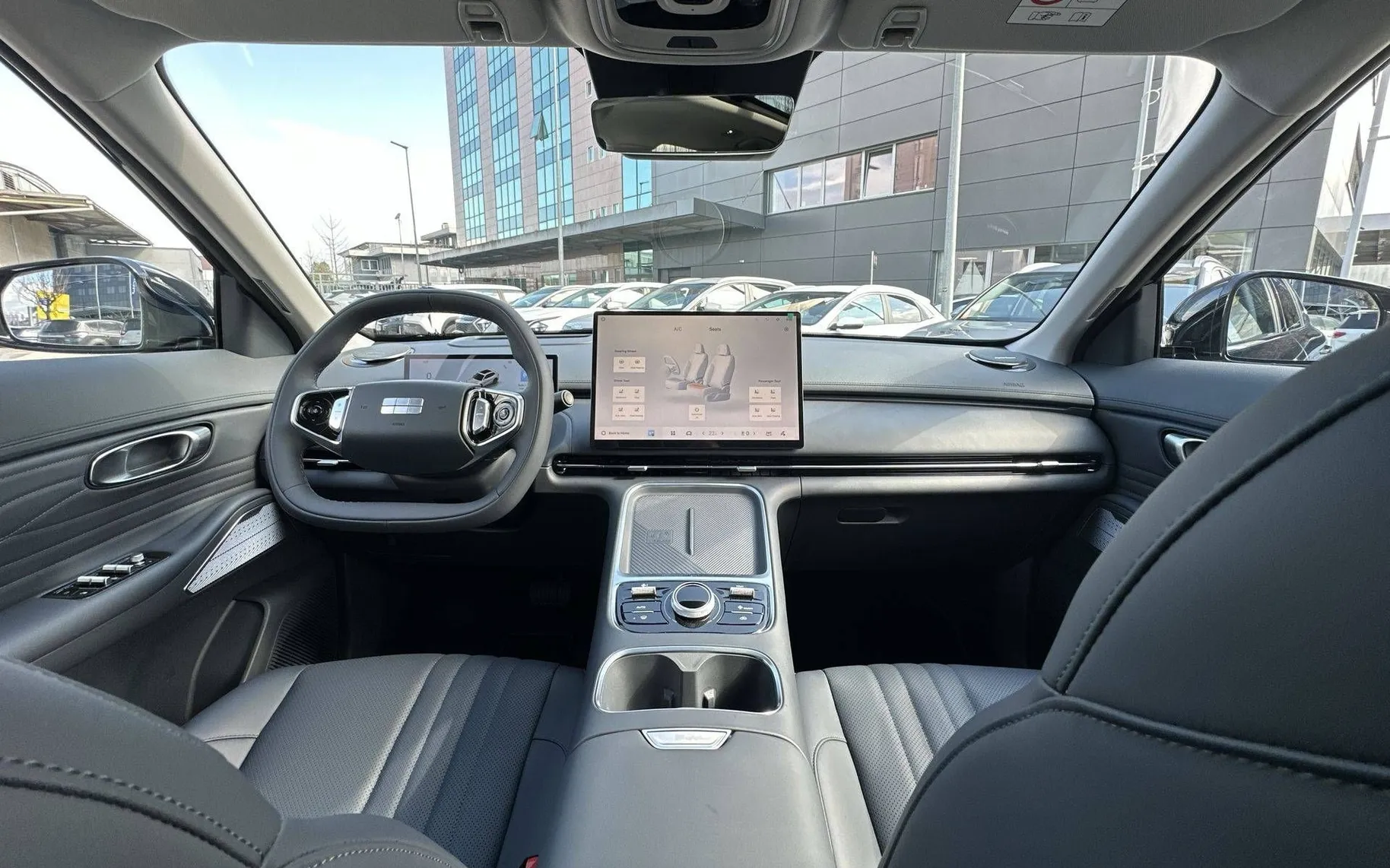 Notranja slika - Geely StarRay EM-i - Plug-In Hybrid 1.5 Max Avt... - 20