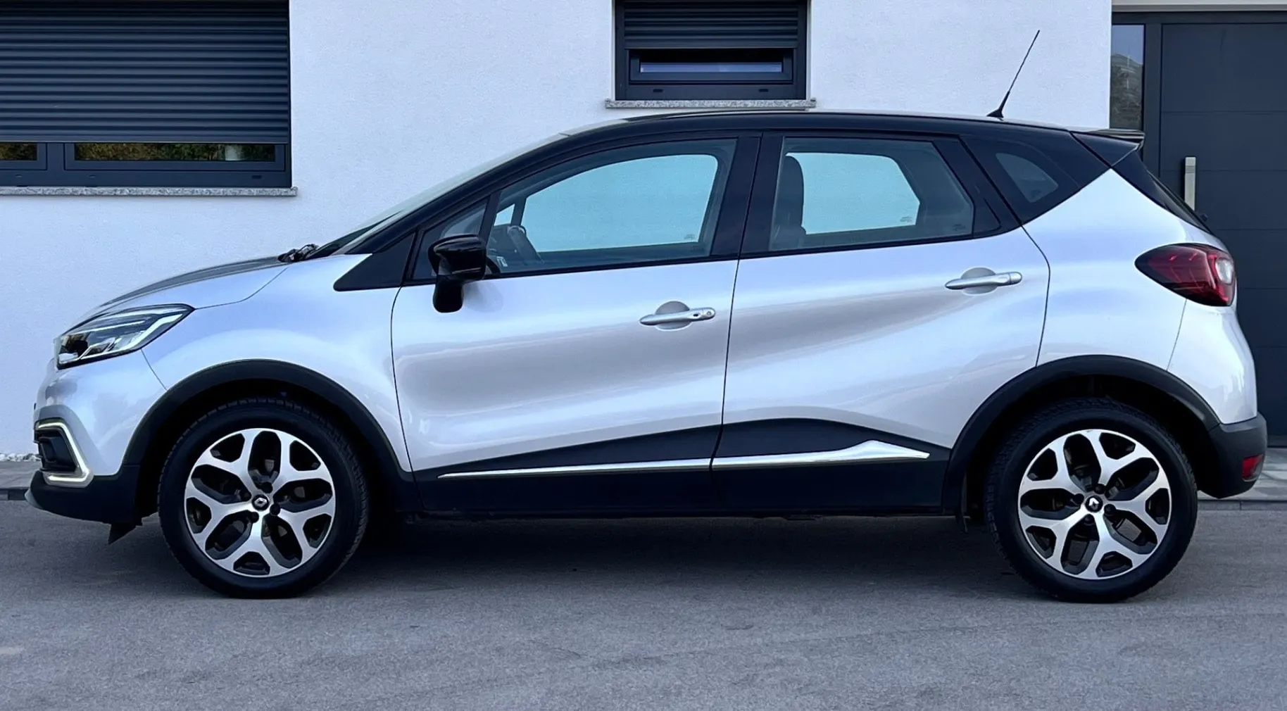 Zunanja slika - Renault Captur - TCe+1.LAST+SLO+LED+NAVI+ALU+KEMERA - 4