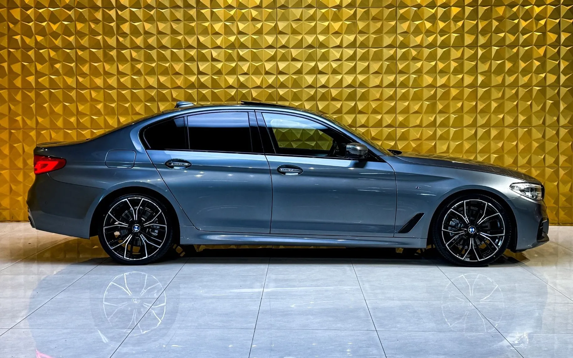 Notranja slika - BMW serija 5: - 520d AUT. M Sport-LED-PANO-VIRTUAL-KAMERA... - 11