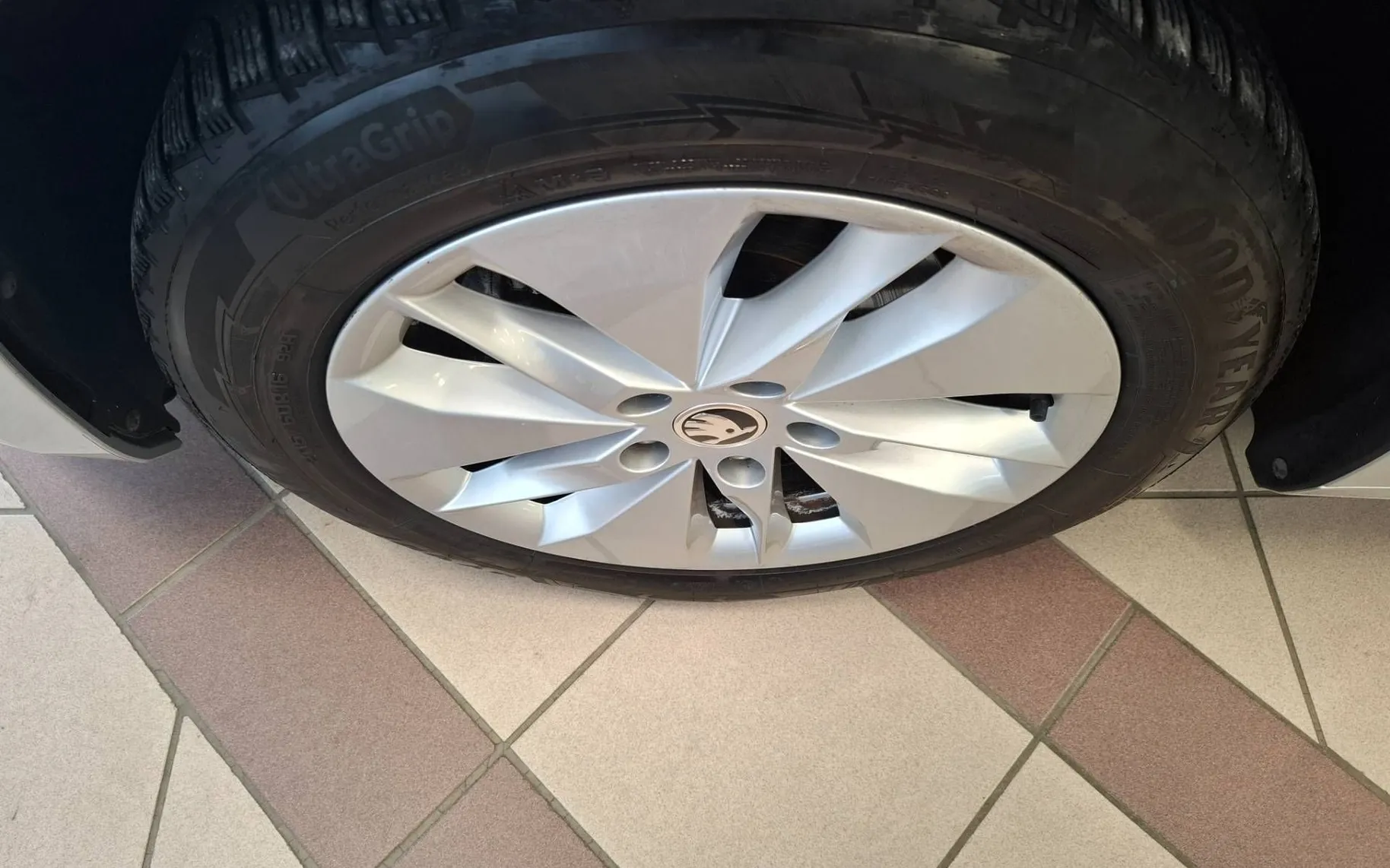 Notranja slika - Škoda Octavia - Combi 2.0 TDI DSG-ACC-NAVI-VIRTUAL-PDC-FULL LED- - 12