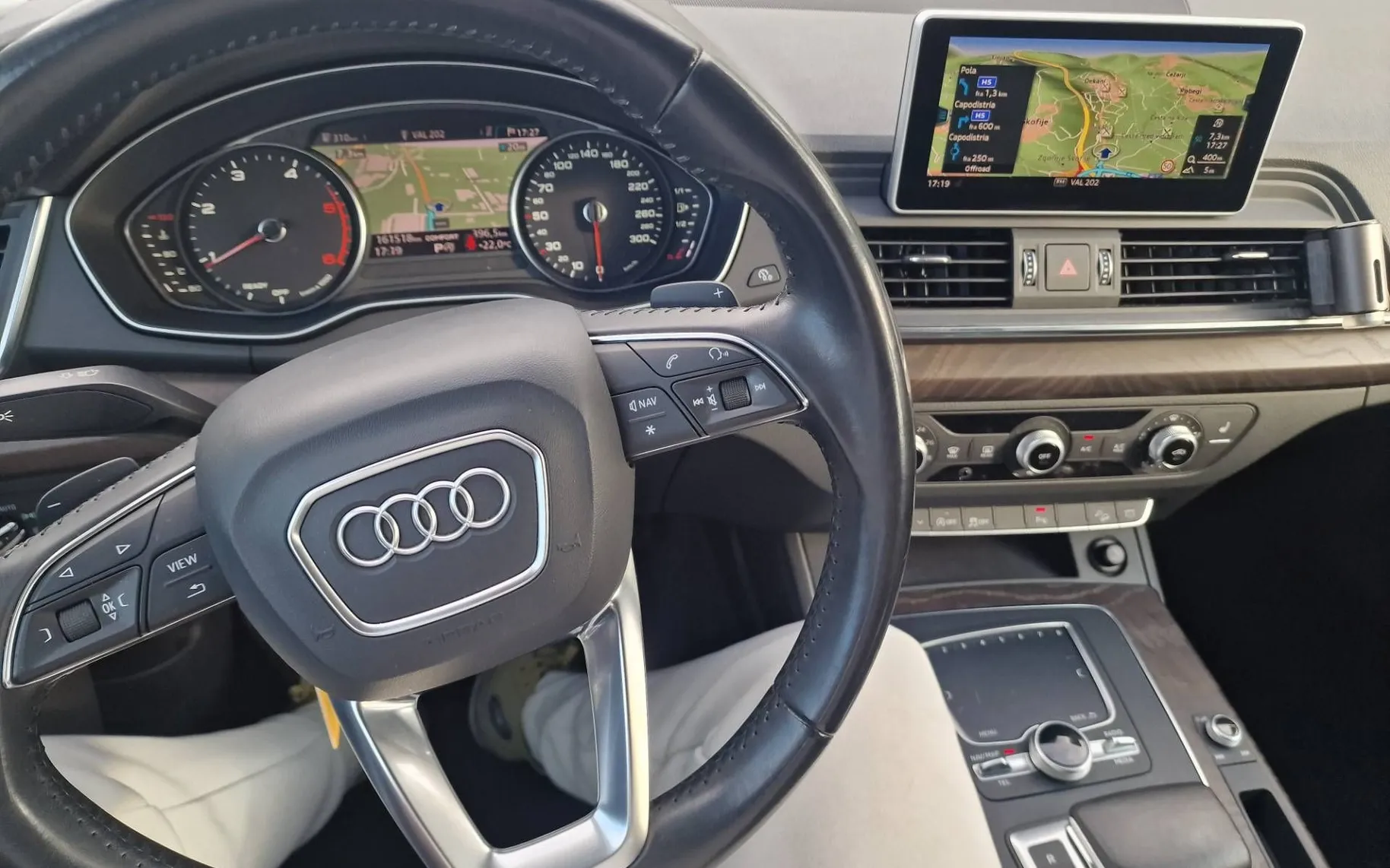 Notranja slika - Audi Q5 - quattro 2.0 TDI 190ps 161.000km KOT NOV - 12