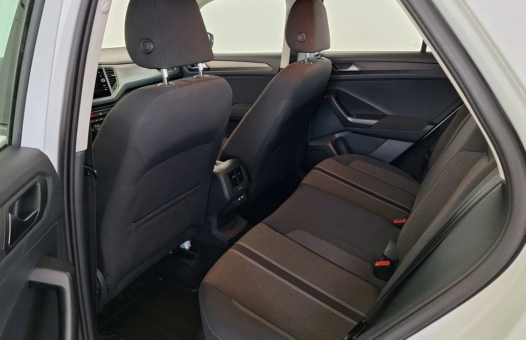 Zunanja slika - VW T-Roc - 2.0 TDI SCR  •PDC•KAMERA•ACC• - 13