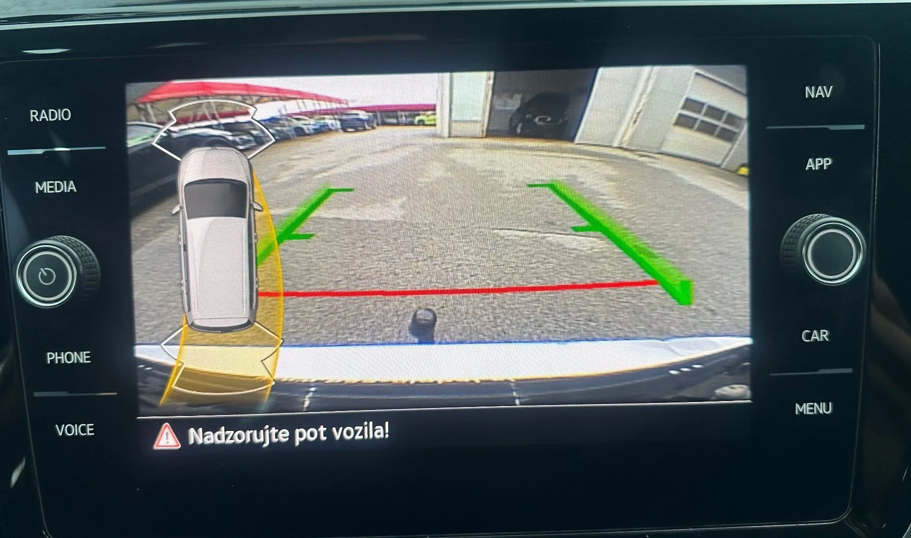 Zunanja slika - Volkswagen Touran - 2.0 TDI DSG.NAVI.KAMERA.NAREJEN VEL.SERVIS+MENJALN - 5