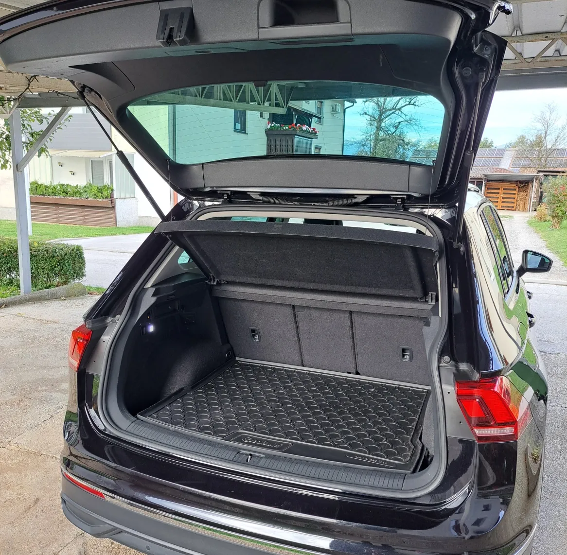 Notranja slika - Volkswagen Tiguan - 2,0 TDI BMT Life DSG - 7
