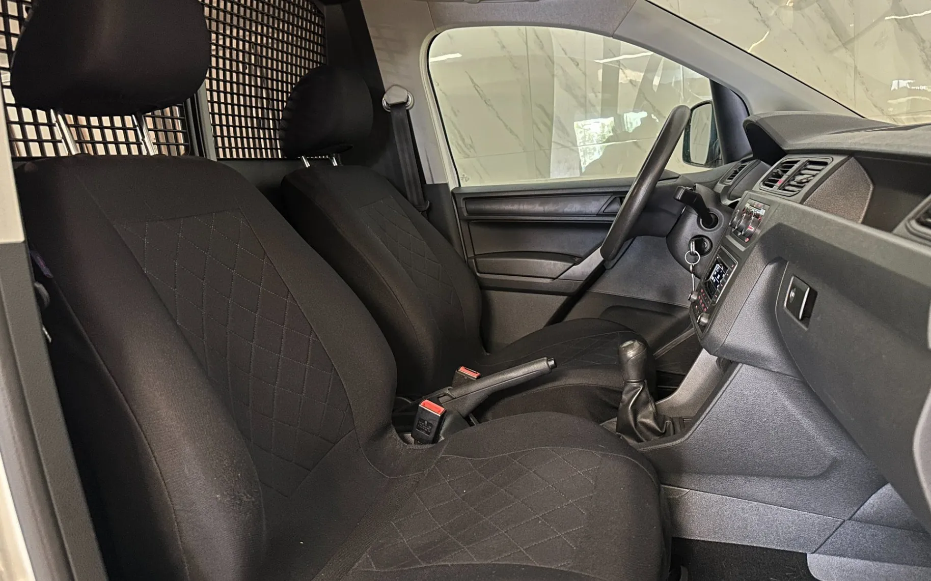 Notranja slika - Volkswagen Caddy - 2.0 TDI - Slovensko poreklo - 1.Lastnik - 77.000km - 10